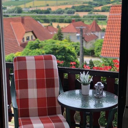 Major Csalad Apartman Heviz Bagian luar foto