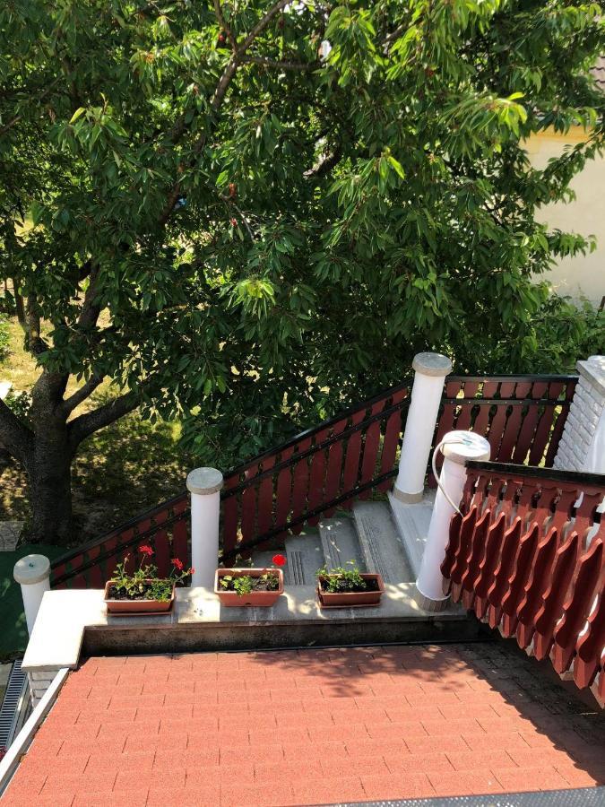Major Csalad Apartman Heviz Bagian luar foto