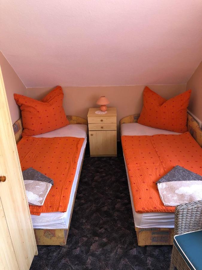 Major Csalad Apartman Heviz Bagian luar foto