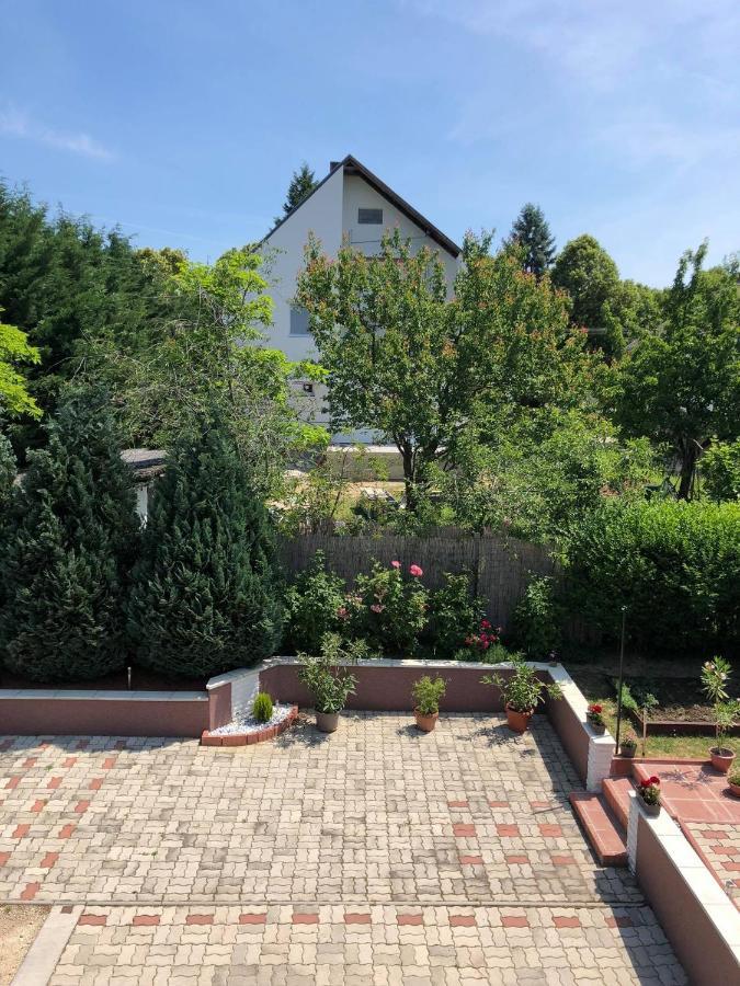 Major Csalad Apartman Heviz Bagian luar foto