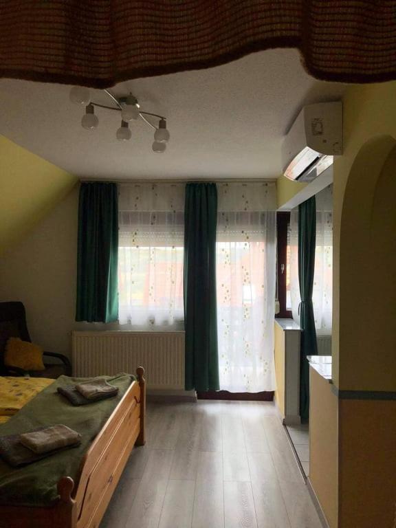 Major Csalad Apartman Heviz Bagian luar foto
