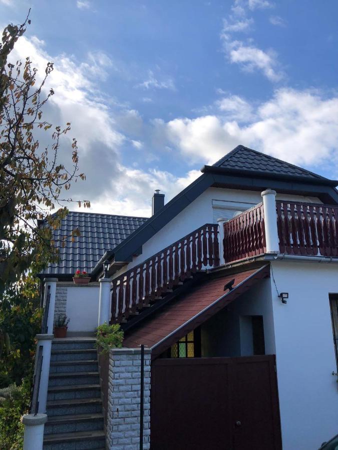 Major Csalad Apartman Heviz Bagian luar foto